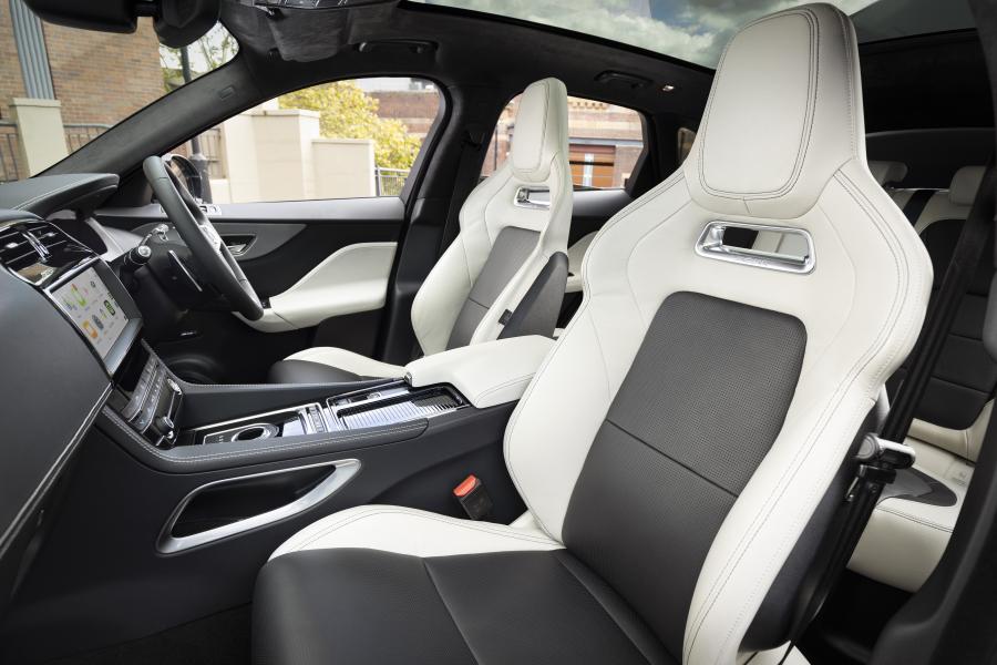 Интерьер Jaguar F-Pace S P380 AWD 2019 года  (AU) (фото 28 из 29)